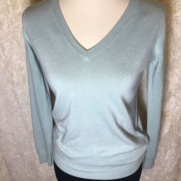 Forever 21 Mint Green V-Neck Sweater - Picture 2 of 7